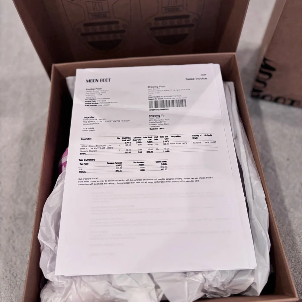 Women’s Moon Boots Vibrant Pink Winter Boots - Picture 8 of 10